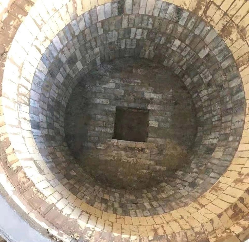 Lining For The Refining Ladle Of Silicon Metal Furnace